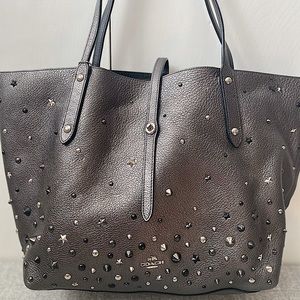 Coach shoulder bag.